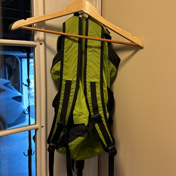 Eastern mountain sports packable day pack - Picture 3 of 5